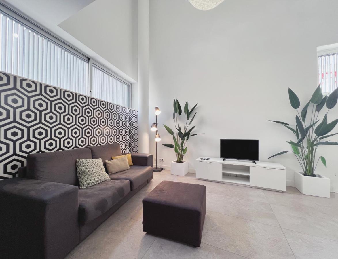 Stay U-Nique Apartments Pellaires Барселона Екстериор снимка