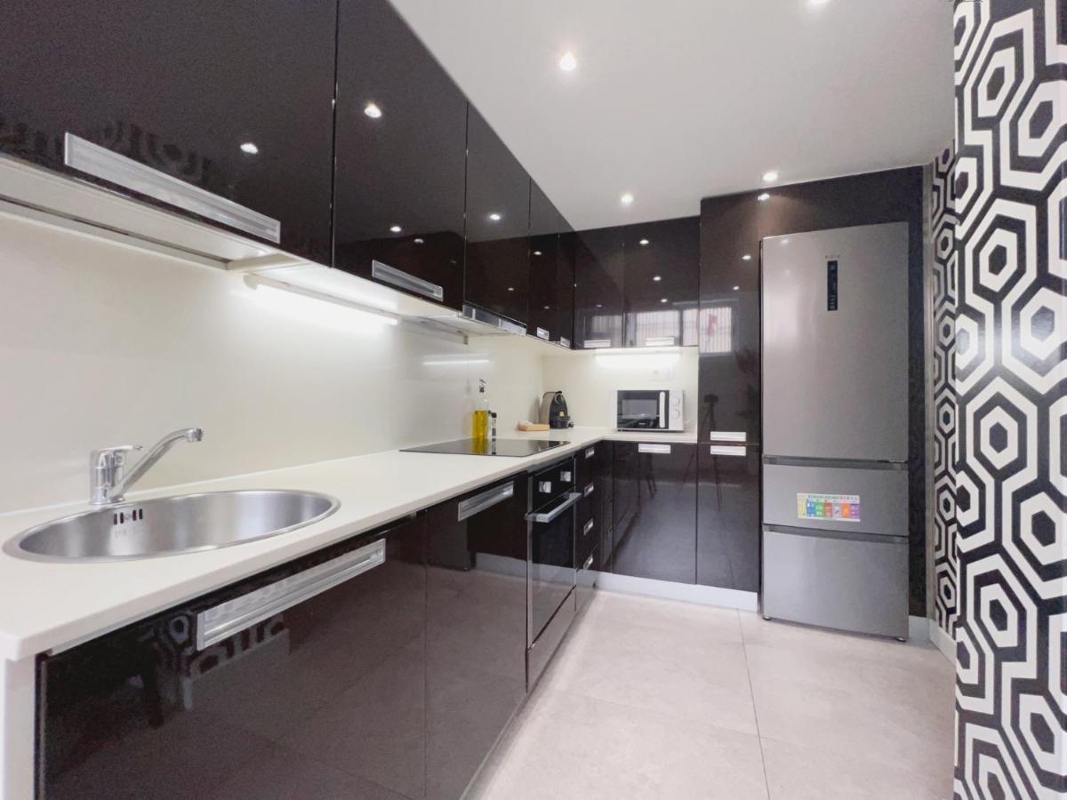 Stay U-Nique Apartments Pellaires Барселона Екстериор снимка