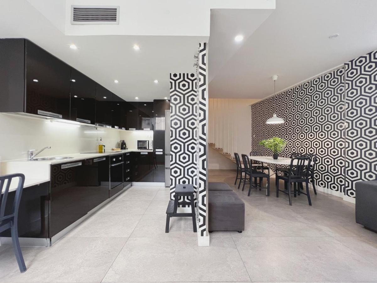 Stay U-Nique Apartments Pellaires Барселона Екстериор снимка