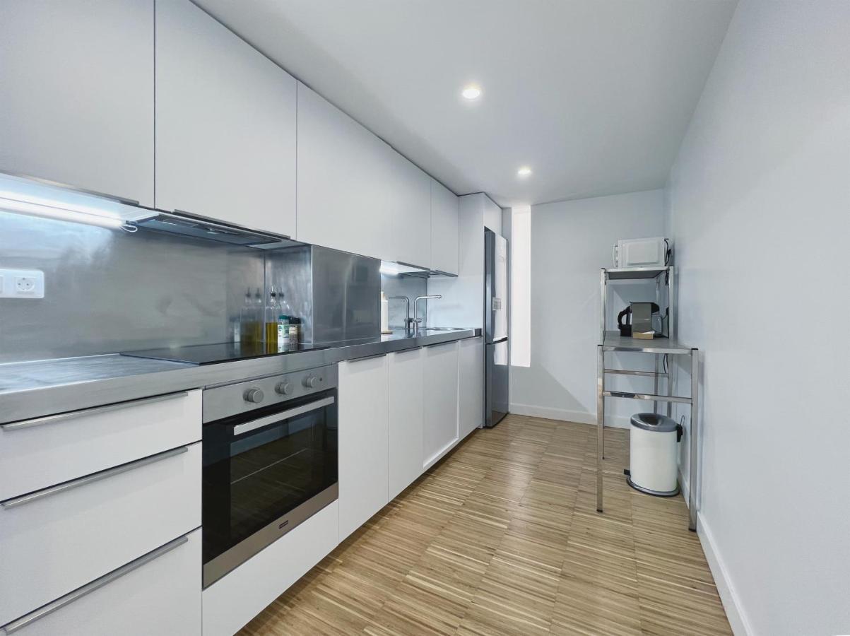 Stay U-Nique Apartments Pellaires Барселона Екстериор снимка