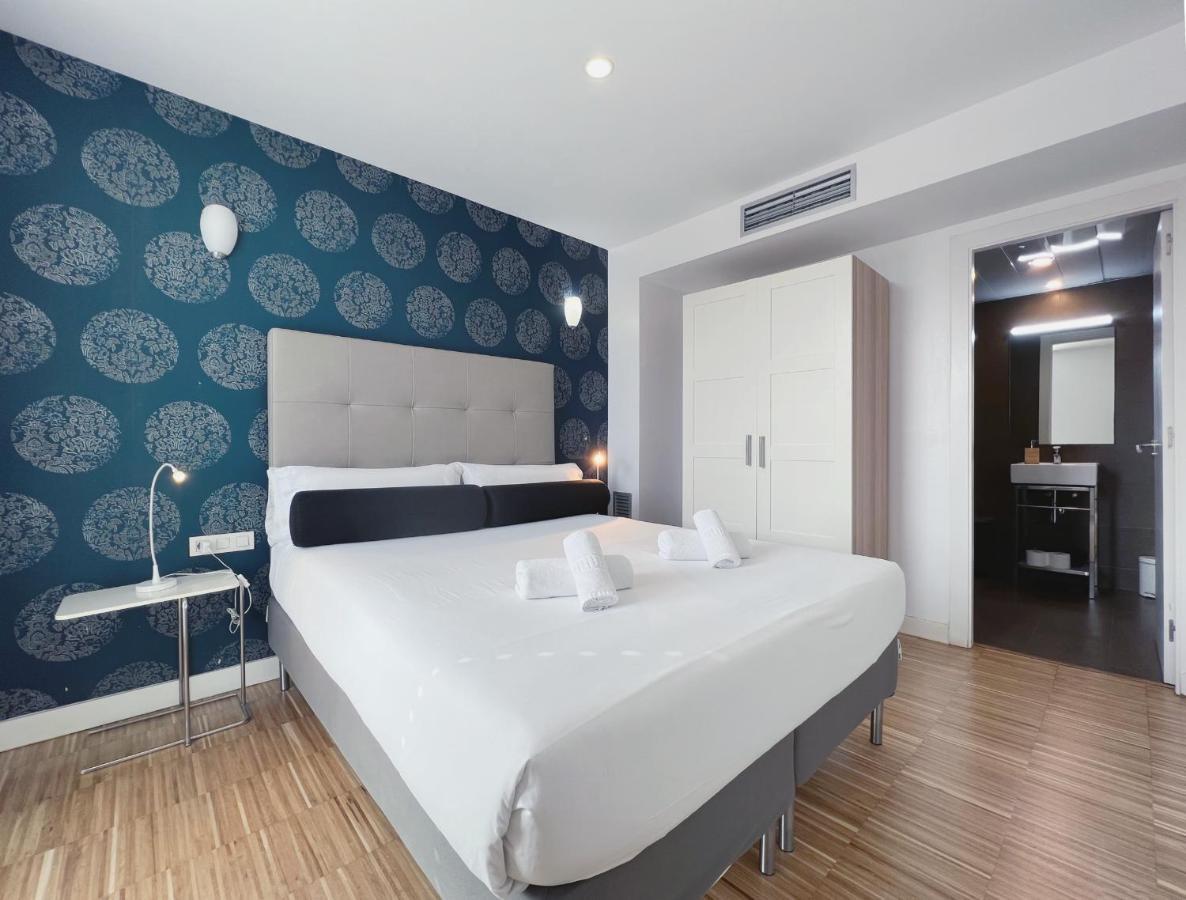 Stay U-Nique Apartments Pellaires Барселона Екстериор снимка