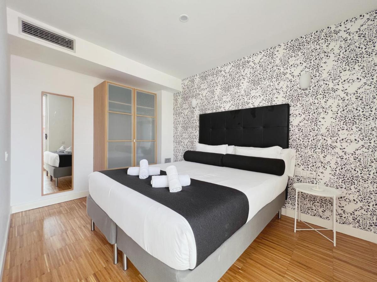 Stay U-Nique Apartments Pellaires Барселона Екстериор снимка