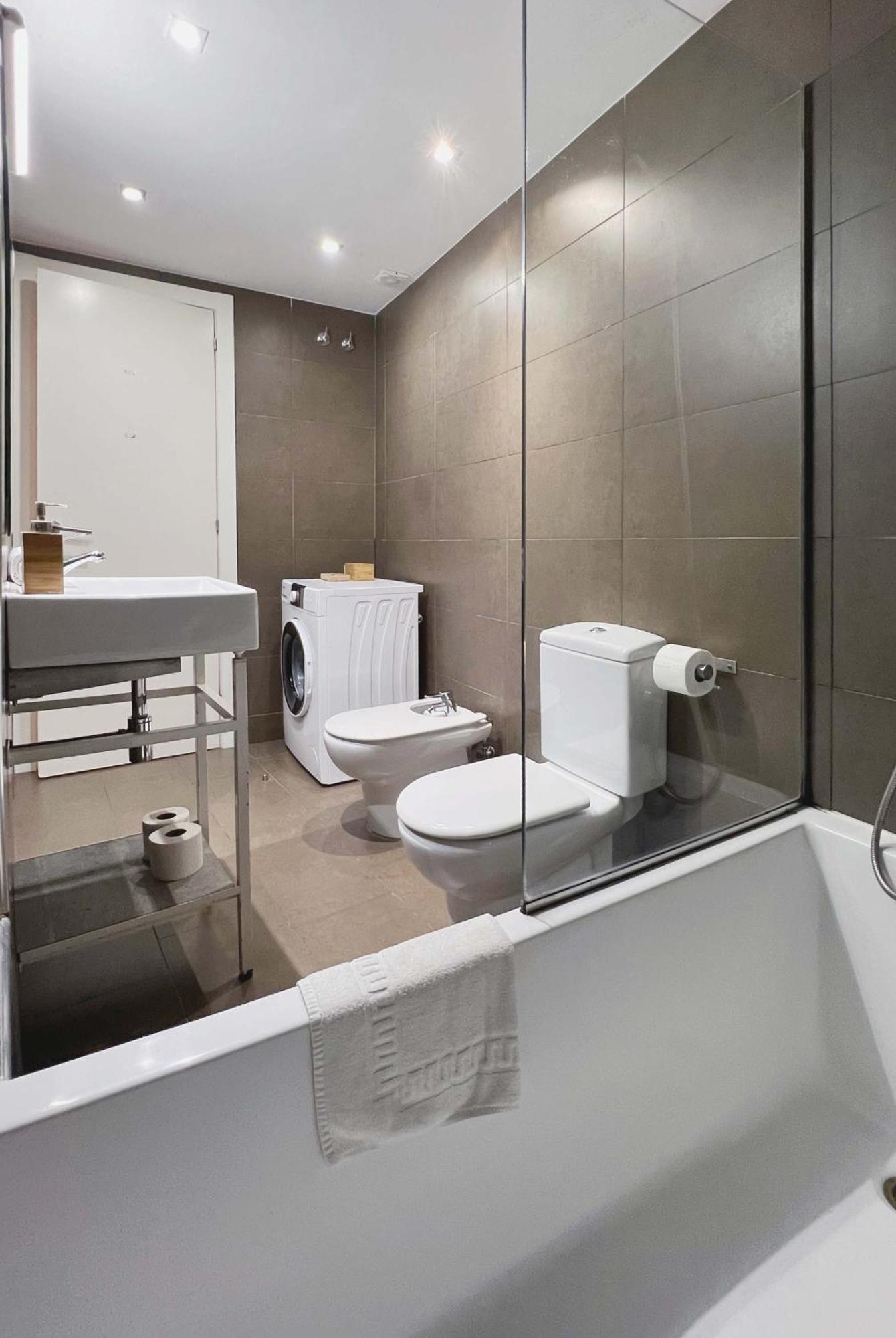 Stay U-Nique Apartments Pellaires Барселона Екстериор снимка