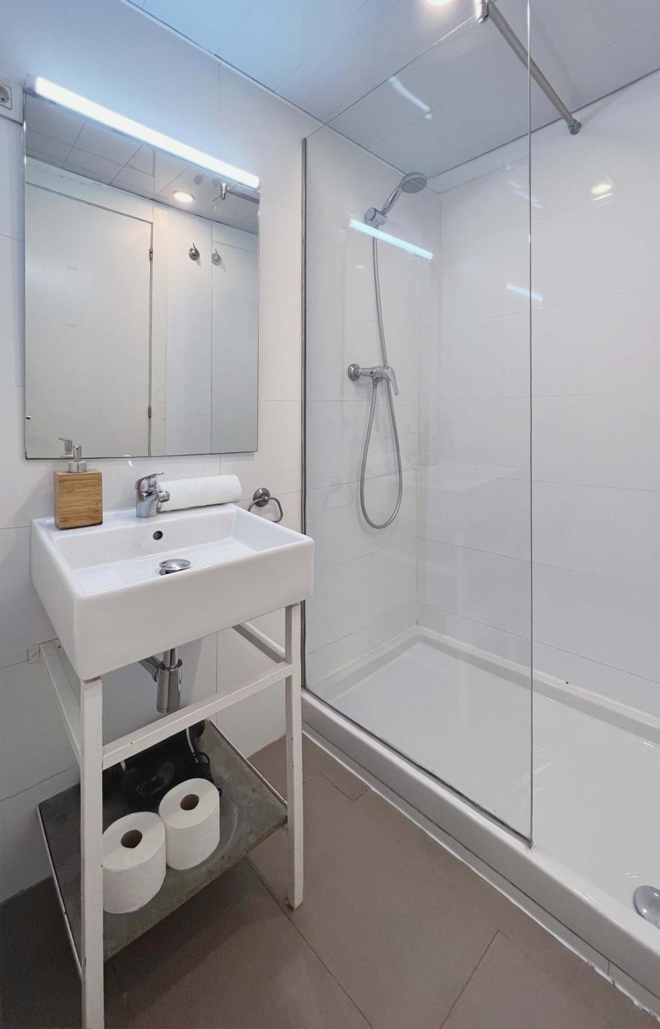 Stay U-Nique Apartments Pellaires Барселона Екстериор снимка
